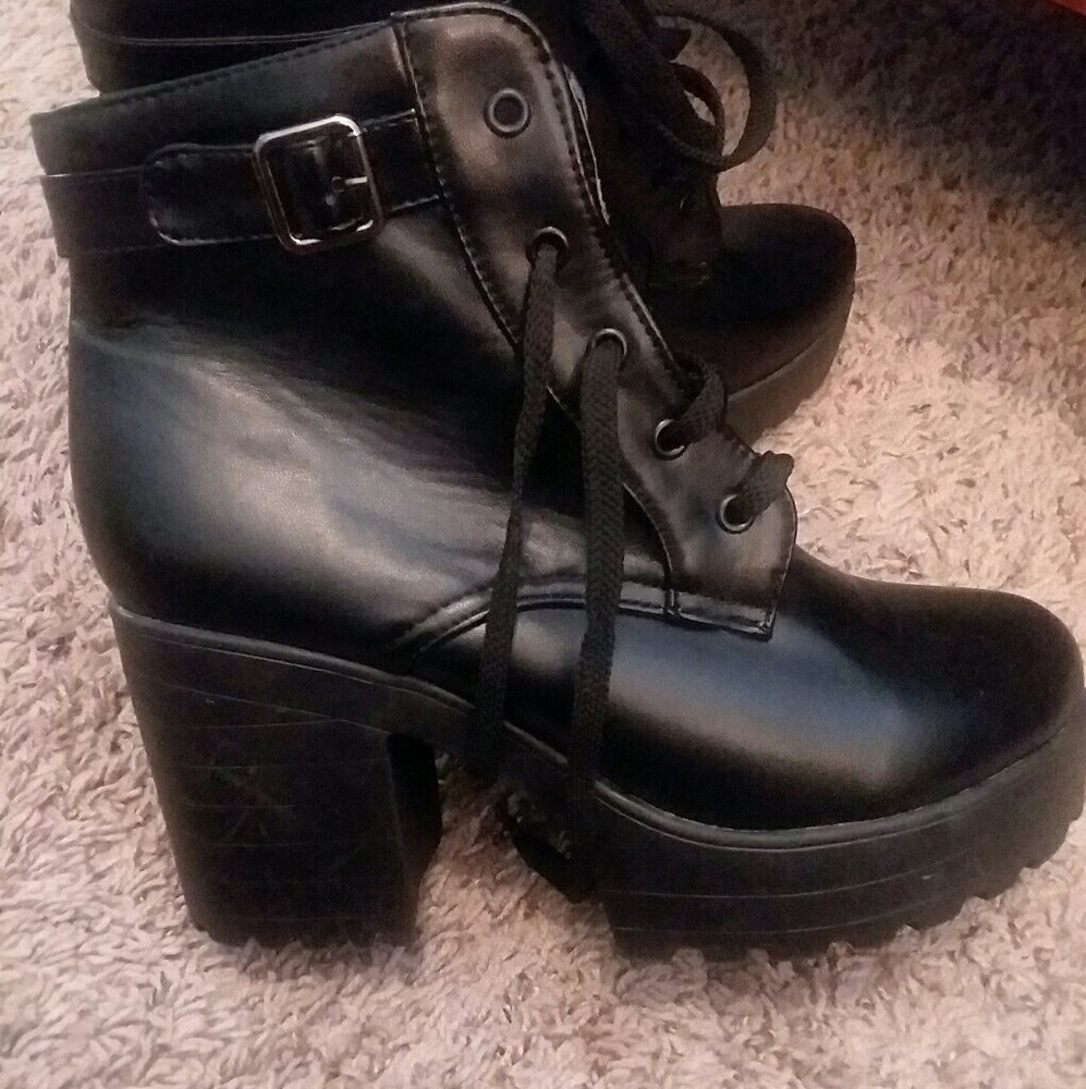 Woman's platform heels